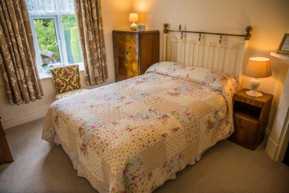 Double room with a private bathroom